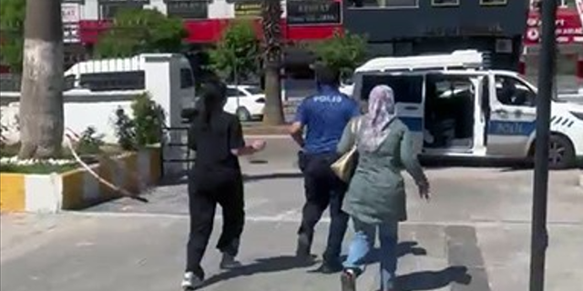 Genç Öğrencinin Yardımına Polis Yetişti