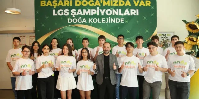 LGS'de Zirveye Çıkan 11 Öğrenci Ödüllendirildi