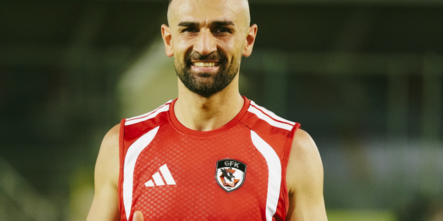 Gaziantep FK'da Serdar Dursun Sahaya İndi