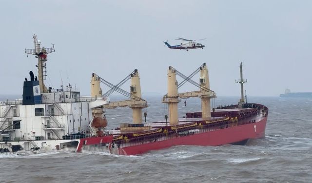 Şanghay Açıklarında Türk Denizcilerin de Bulunduğu Gemi Battı