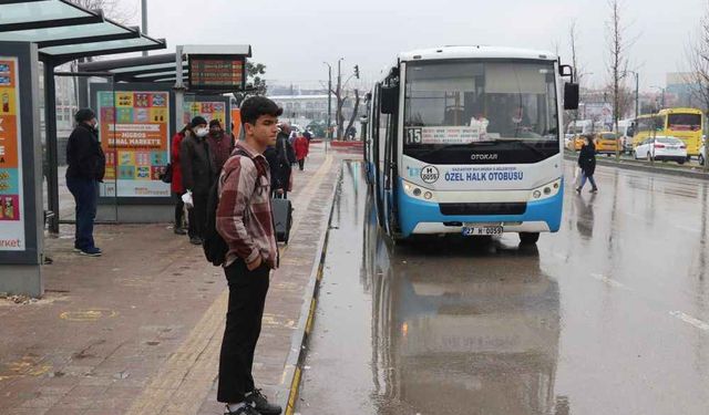 Gaziantep’te Öğrencilerden “Çift Çekim” Tepkisi