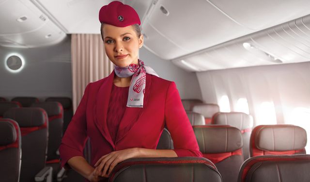 Hosteslerin Kırmızı Ruj Tercihinin Asıl Nedeni Şaşırttı!