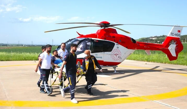 Ambulans Helikopter Parmağı Kopan Genç İçin Havalandı