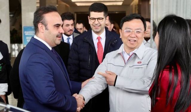 Bakan Kacır, Türkiye’de 2 Çinli otomobil devi ile yatırım yapacağız