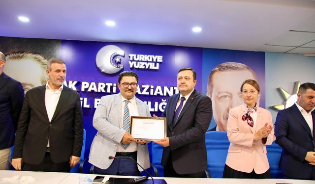 AK Parti Gaziantep’te bayrak değişimi!