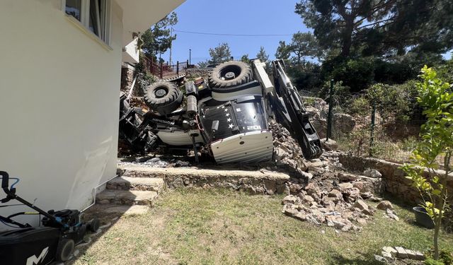 İş makinesi devrildi, 1 ölü