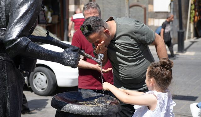 Kavurucu sıcaklar Gazianteplileri sırada bekletti