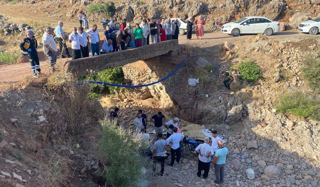 Gaziantep'te  kontrolden çıkan motosiklet sahibini canından etti!