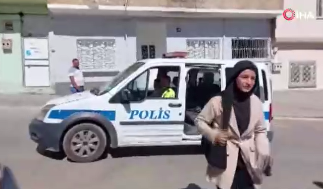 Kimliğini unutan öğrencinin yardımına polis koştu!