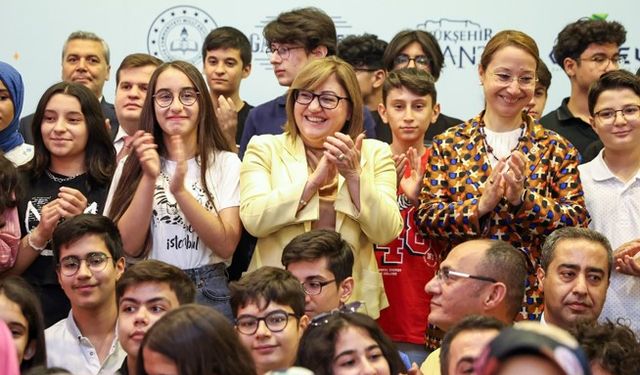 Fatma Şahin'den öğrencilere yurtdışı tatili!