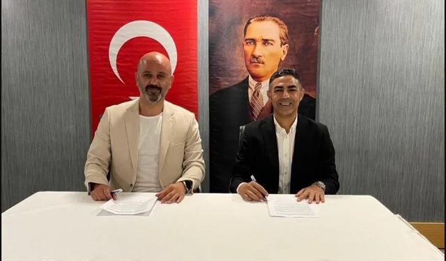 Mustafa Özer takımla anlaştı