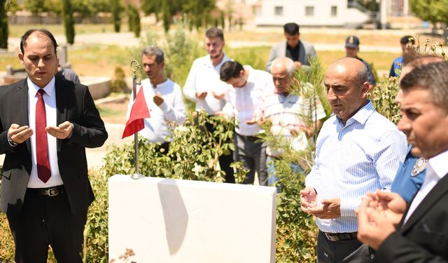 15 Temmuz 8. yılı Araban'da şehitlik ziyaretiyle başladı