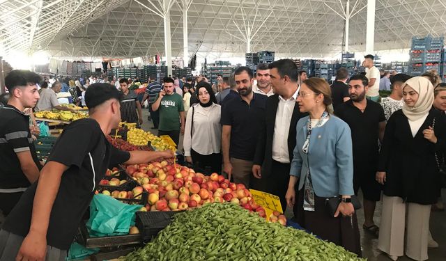 Gaziantep’te Milletvekili Bakbak halka karıştı