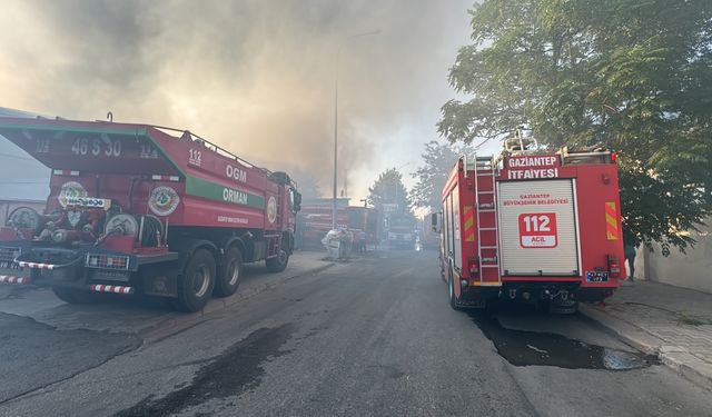 Gaziantep'te fabrika yangını söndürüldü