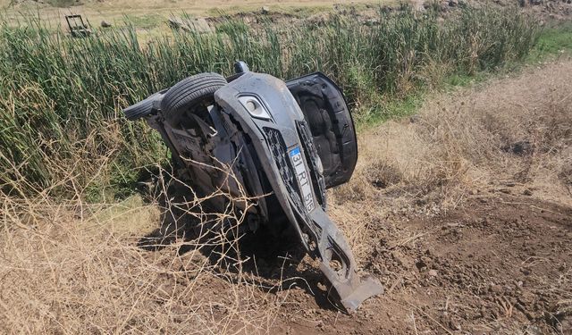 Gaziantep yolunda takla atan cip tarlaya uçtu