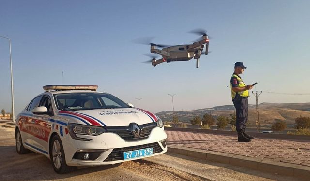 Jandarmadan drone destekli trafik denetimi