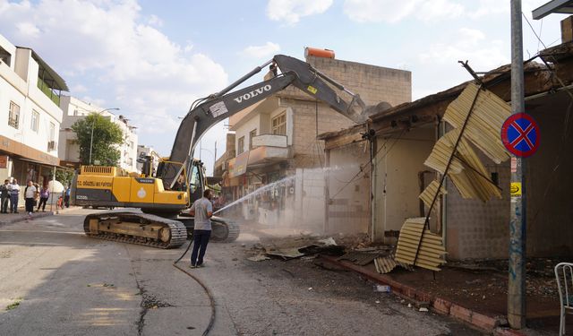 Barak Caddesi'nde tarihi adım!