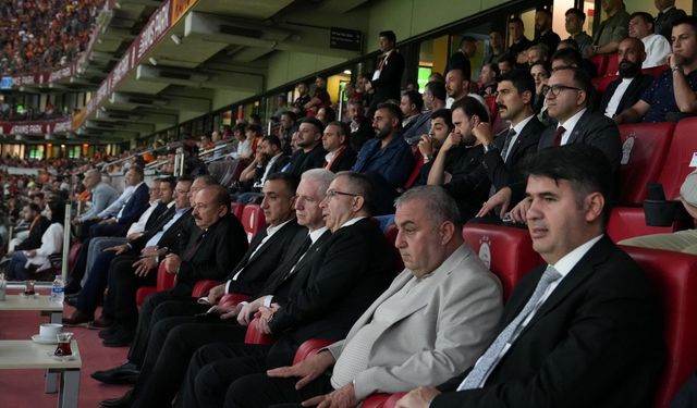 Vali Davut Gül, Galatasaray maçını izledi