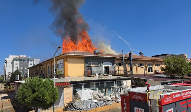 İş merkezi alev topuna döndü!