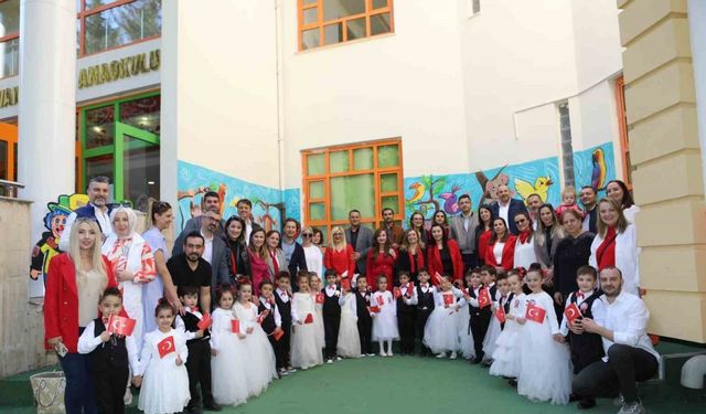 Gaziantep Kolej Vakfı’nı Cumhuriyet coşkusu sardı