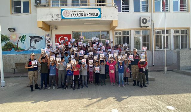 Gaziantep’te jandarmadan öğrencilere güvenli okul eğitimi!