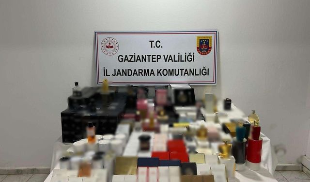 Gaziantep'te işyerinde kaçak eşya fışkırdı!