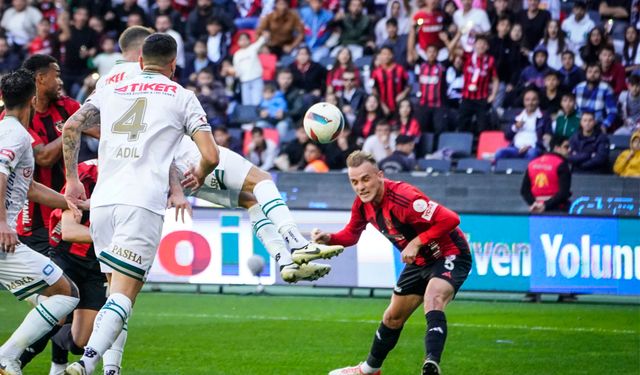 Gaziantep FK - Konyaspor maçında ilk yarı sona erdi