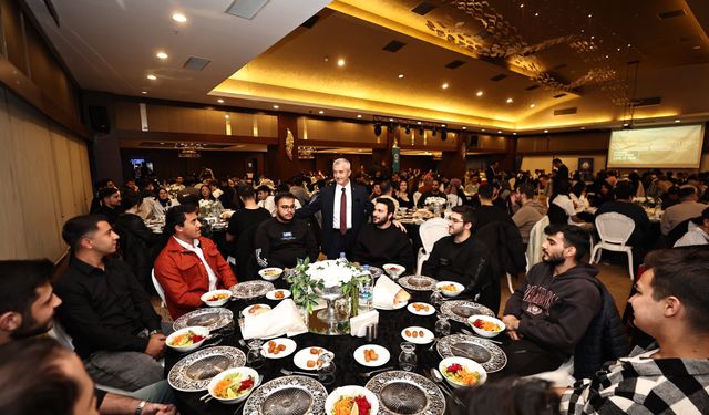 Tahmazoğlu, Elazığ’daki Şahinbeyli öğrencilerle buluştu