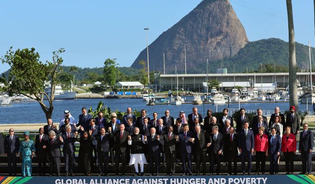 G20 liderleri aile fotoğrafı çekildi