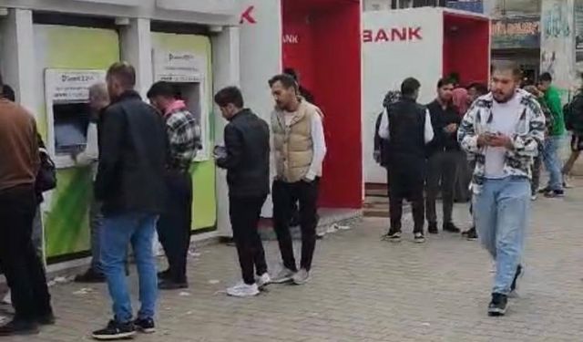 Sadece 2 ATM çalışıyor, vatandaş tepkili