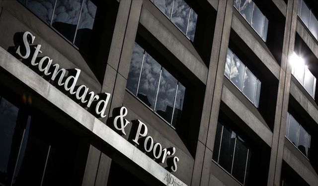 S&P, Türkiye'nin kredi notunu yükseltti