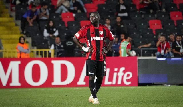 Ndiaye'de sınıra girdi