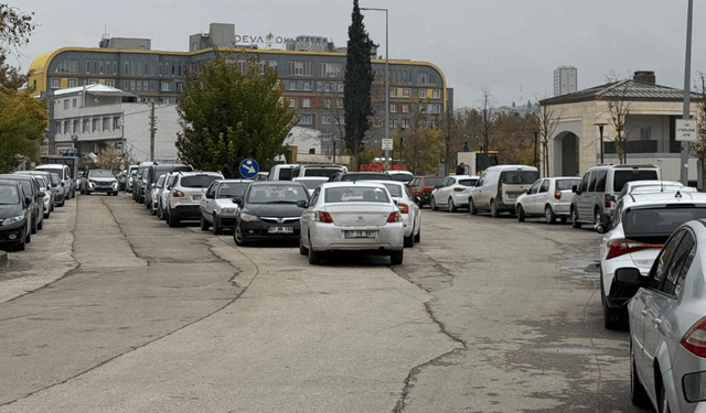 Gaziantep bilinçsiz sürücüler trafiği tıkadı