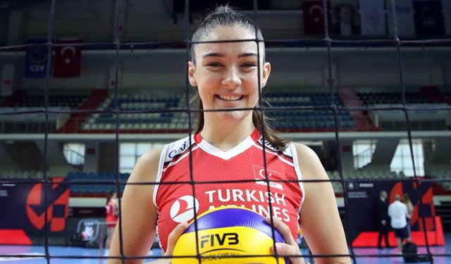 Ünlü voleybolcudan genç kızlara tavsiye!