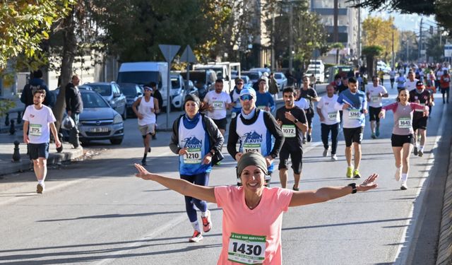 1115 sporcu Gazi Maraton'un da koştu