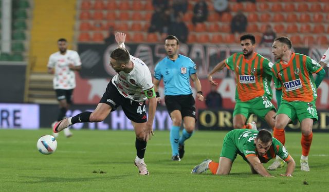 Alanyaspor - Gaziantep FK maçında ilk gol