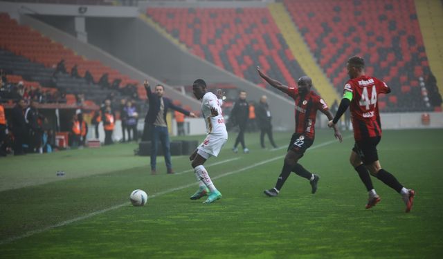 Gaziantep FK - Antalyaspor maçının ilk yarısı tek golle kapandı