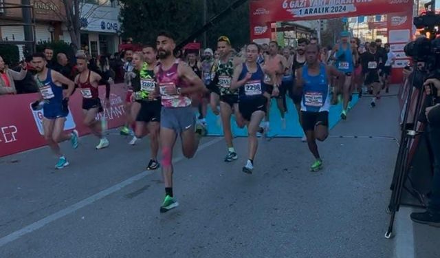 Gaziantep'te 6. Gazi Yarı Maratonu düzenlendi