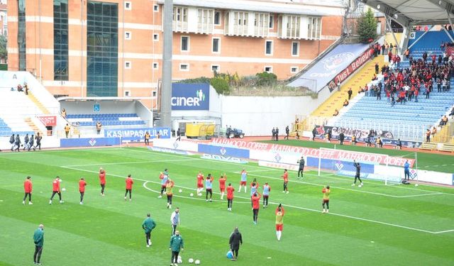 Futbolculara büyük sevgi gösterisi