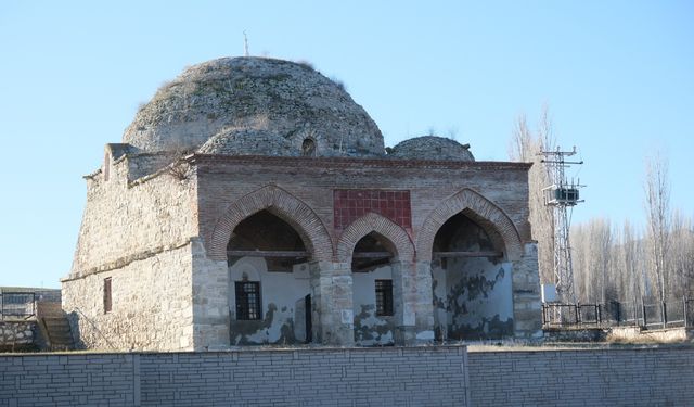 Tarihi Cami’de Restorasyon Çalışmaları Başladı