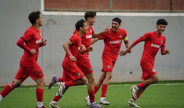 Gaziantep FK U19 kendine geldi