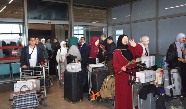 Şahinbeyli Gençler Umre’den Döndü