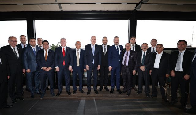Başkan Kurtulmuş, Kırgızistan’da Türk İş Adamlarıyla Görüştü