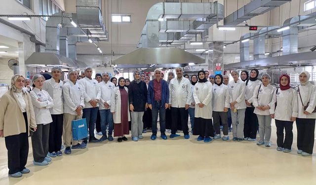 Aşevi Kapılarını Öğrencilere Açtı