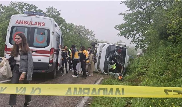 Öğrenci Otobüsü Devrildi! Yaralılar Var…