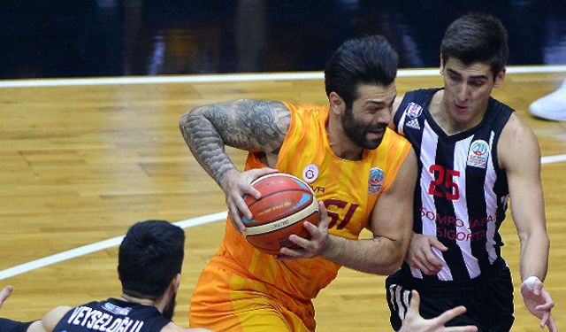 Galatasaray'da Sürpriz Karar!