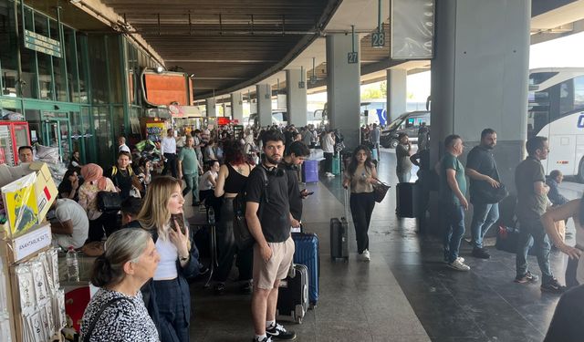 Otogarlarda Bayram Yoğunluğu