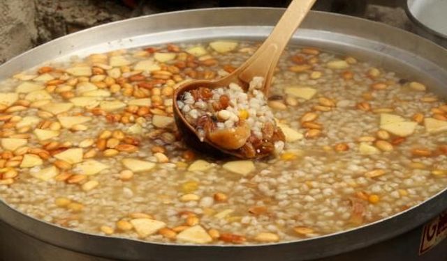 Tam Ölçülü Ev Yapımı Aşure Tarifi: Püf Noktaları Neler