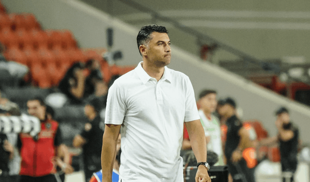 Burak Yılmaz, Yerinde Duramadı!