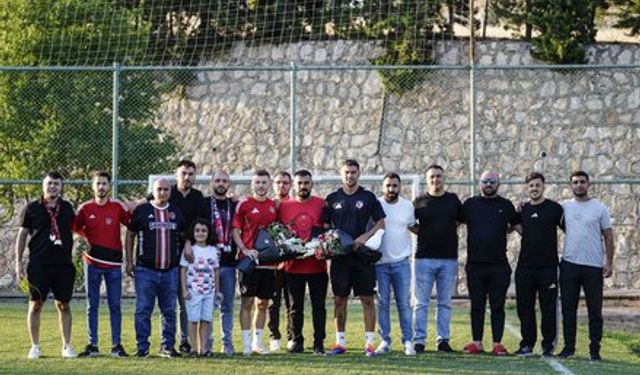 Burak Yılmaz’a Çiçekli Moral Desteği
